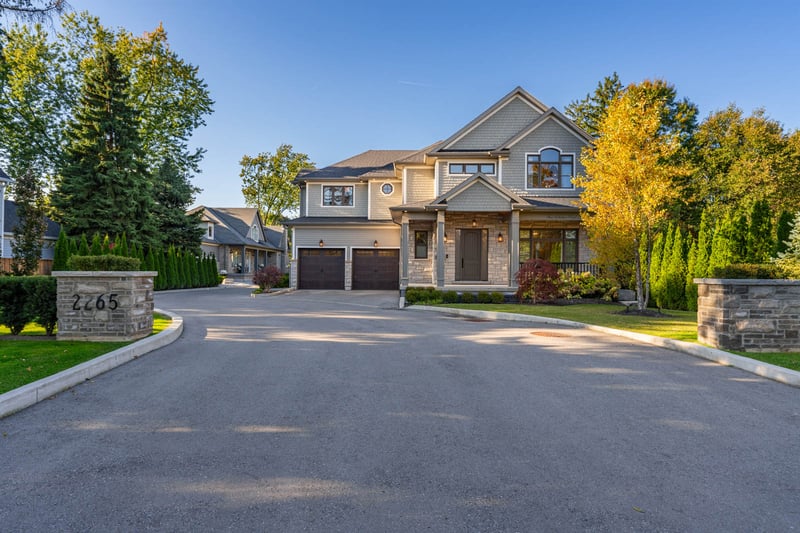 Luxury estate at 2265 Lakeshore Road #3, Burlington, ON — photo 2