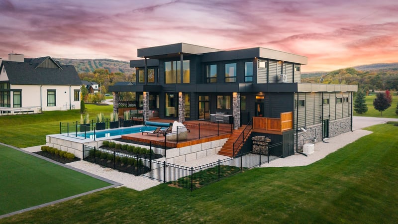 Luxury estate at 4 Raintree Court, Collingwood, ON — photo 4