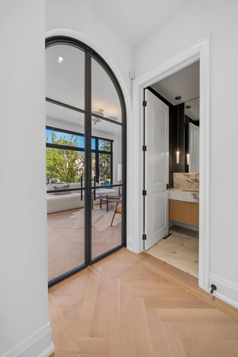 Luxury estate at 403 Melrose Avenue, Toronto, ON — photo 4