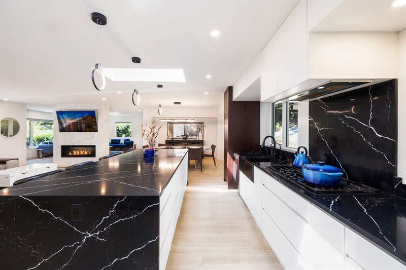Luxury estate at 3965 Viewridge Place, West Vancouver, BC — photo 7