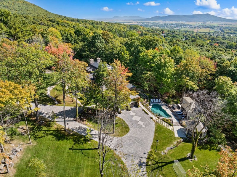 Luxury estate at 1093 Rue Béique, Mont-Saint-Hilaire, QC — photo 85