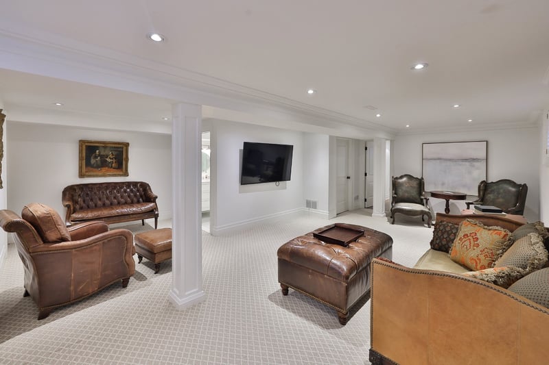 Luxury estate at 8 Chartwell Road, Oakville, ON — photo 31