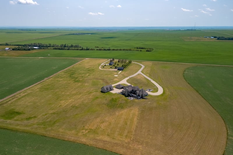 Luxury estate at 240046 Township Road 284, Kneehill County, AB — photo 36