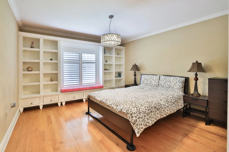 Luxury estate at 1832 Chesbro Court, Mississauga, ON — photo 8