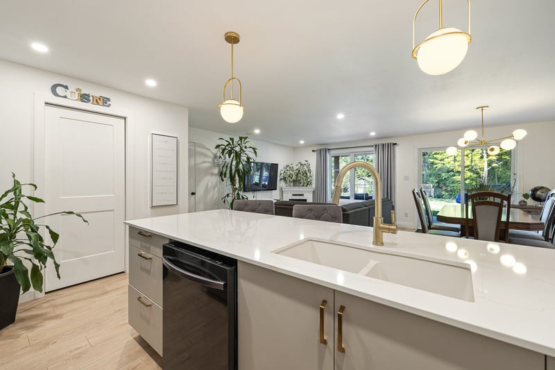 Luxury estate at 303 Rue Bergeron Est, Granby, QC — photo 14