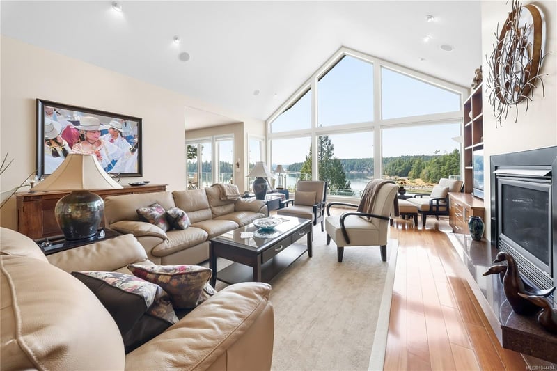 Luxury estate at 1157 West Road, Quadra Island, BC — photo 18
