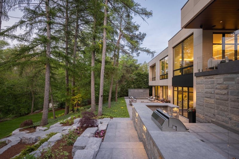 Luxury estate at 865 Glenwood Avenue, Burlington, ON — photo 6