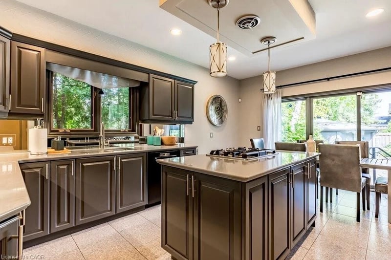 Luxury estate at 223 Briar Hill Crescent, Hamilton, ON — photo 9