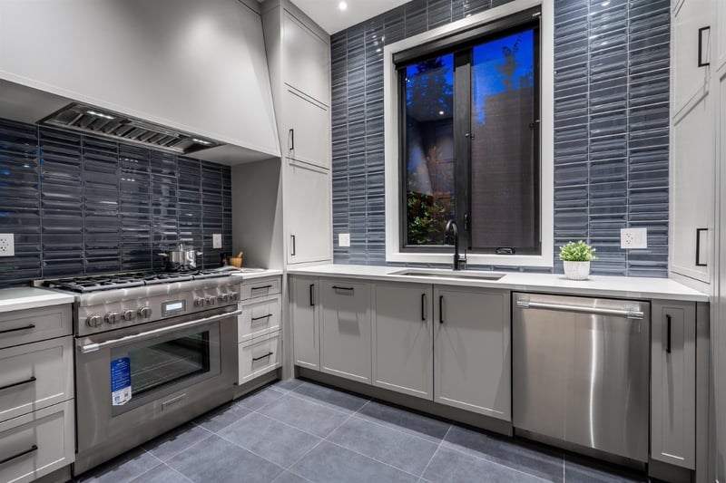 Luxury estate at 2565 141 Street, Surrey, BC — photo 19