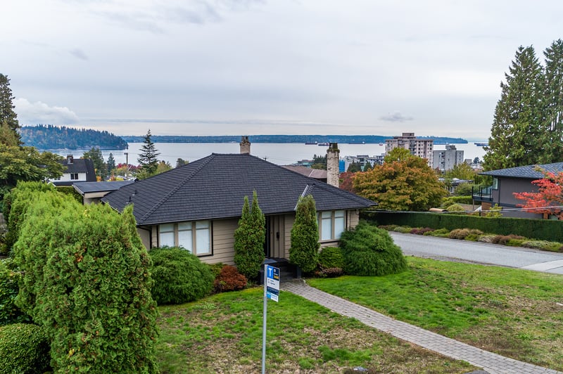 Luxury estate at 1196 Fulton Avenue, West Vancouver — photo 5