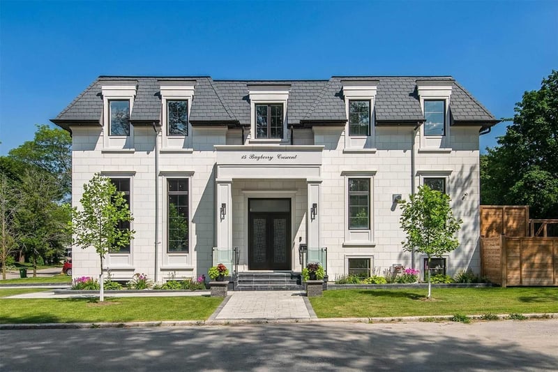 Luxury estate at 15 Bayberry Crescent, Toronto — photo 2
