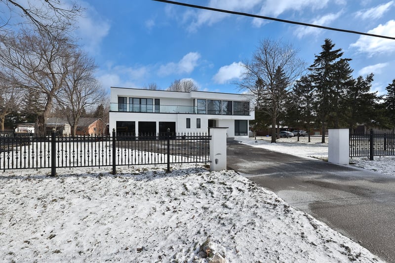 Luxury estate at 4511 Guelph Line, Burlington, ON — photo 4