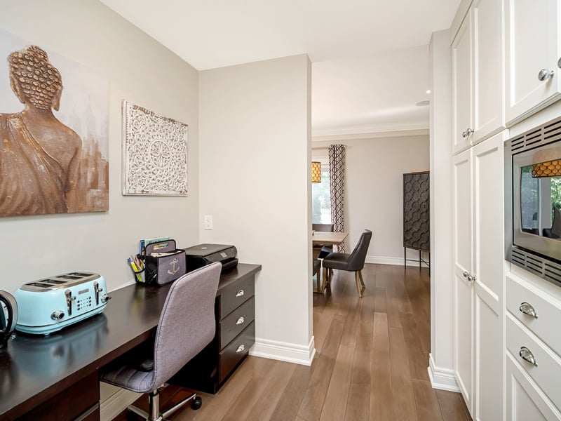 Luxury estate at 19 Lake Street unit 18, Grimsby, ON — photo 16