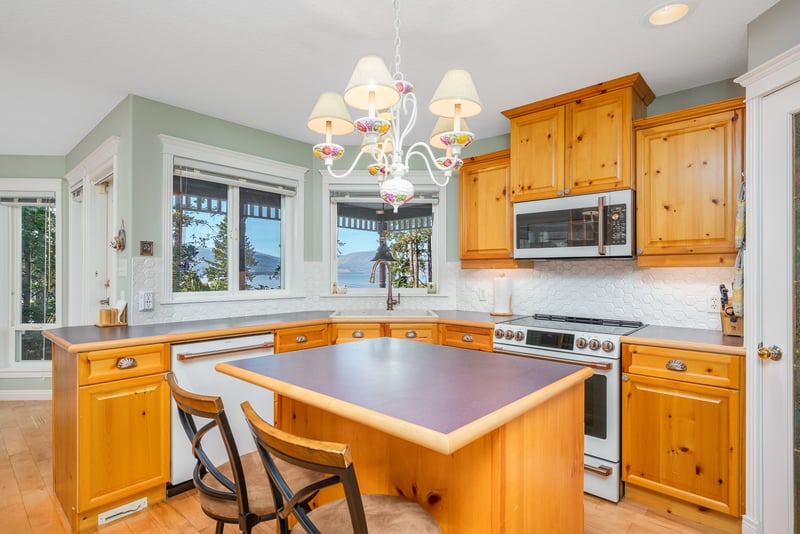 Luxury estate at 9725 Cameron Road, Vernon, BC — photo 11