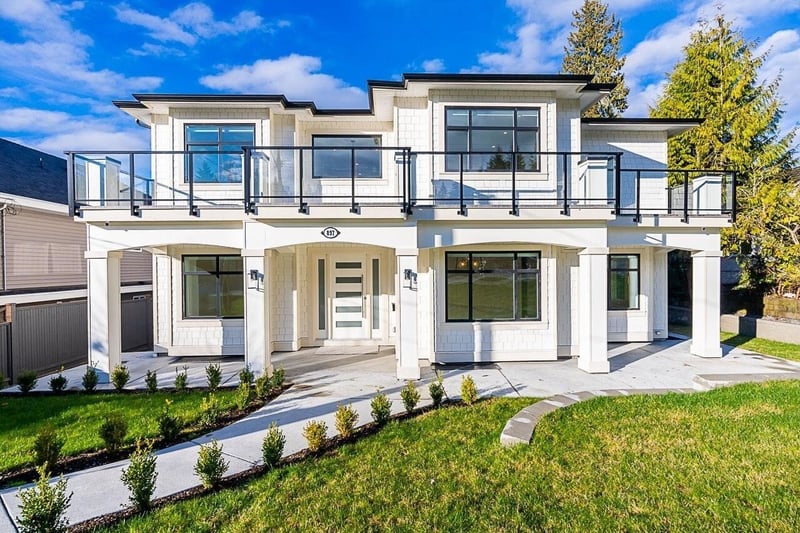 Luxury estate at 897 Cottonwood Avenue, Coquitlam, BC — photo 3