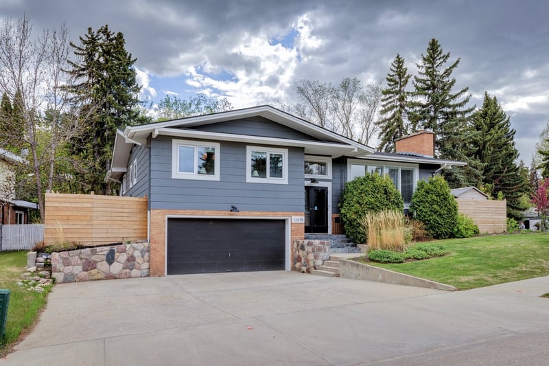 Luxury estate at 13615 Buena Vista Road Northwest, Edmonton, AB — photo 3
