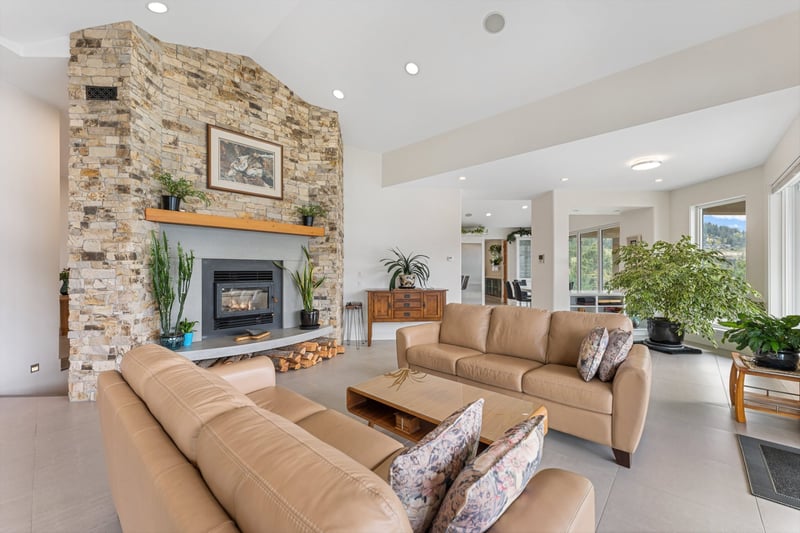 Luxury estate at 328 Lochview Road, Kelowna, BC — photo 18