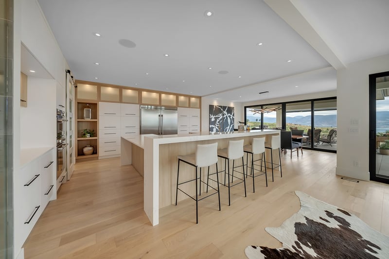 Luxury estate at 5725 Mountainside Drive, Kelowna, BC — photo 8