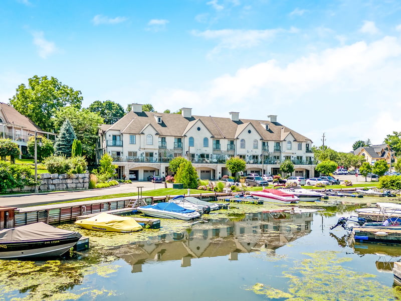 Luxury estate at 19 Lake Street unit 18, Grimsby, ON — photo 4