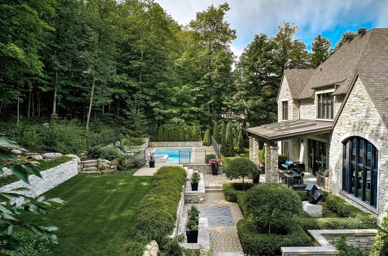 Luxury estate at 528 Rue du Sommet, Mont Saint-Hilaire — photo 4