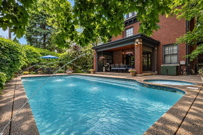 Luxury estate at 5 Undercliffe Avenue, Hamilton, ON — photo 4