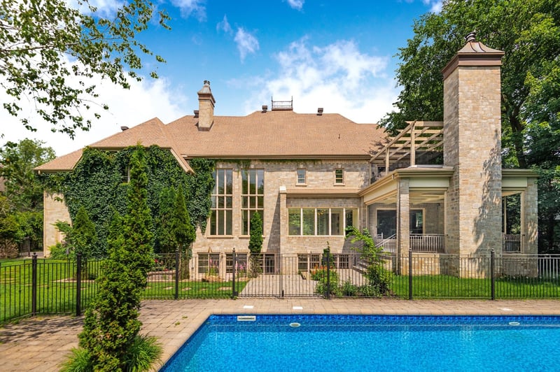 Luxury estate at 708 Rue des Châtaigniers, Boucherville, QC — photo 11