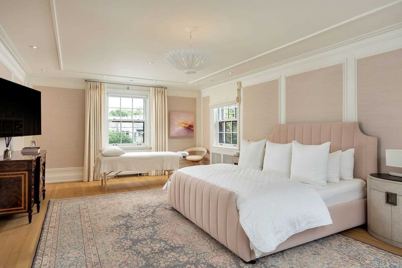 Luxury estate at 31 Sandringham Drive, Toronto — photo 16