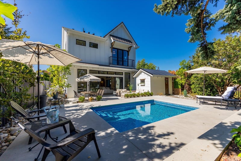 Luxury estate at 2053 Long Street, Kelowna, BC — photo 17