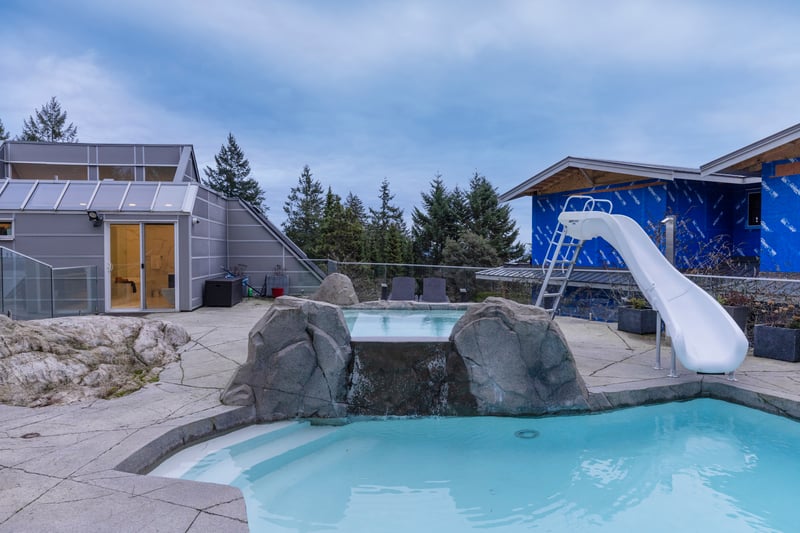 Luxury estate at 3722 Southridge Place, West Vancouver, BC — photo 7