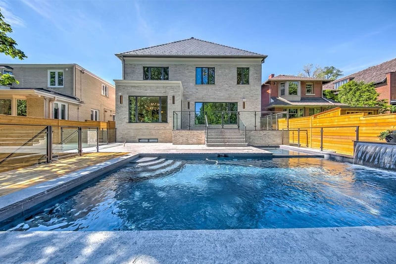Luxury estate at 211 Glencairn Avenue, Toronto — photo 19