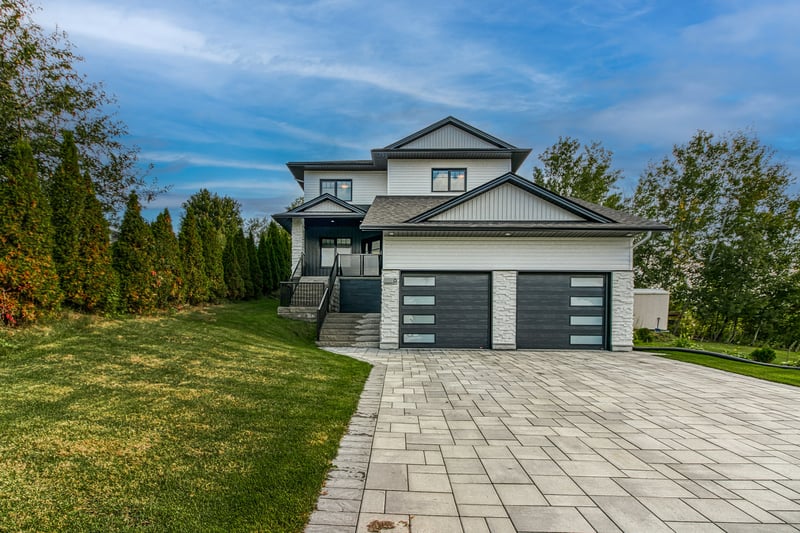 Luxury estate at 6 Kormak Street, Sudbury — photo 1