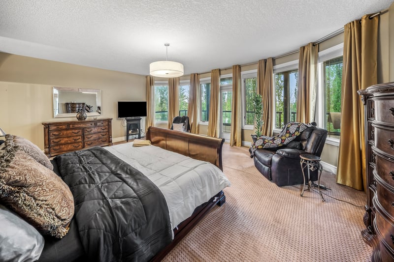 Luxury estate at 40 Blueridge Bay, Calgary, AB — photo 30