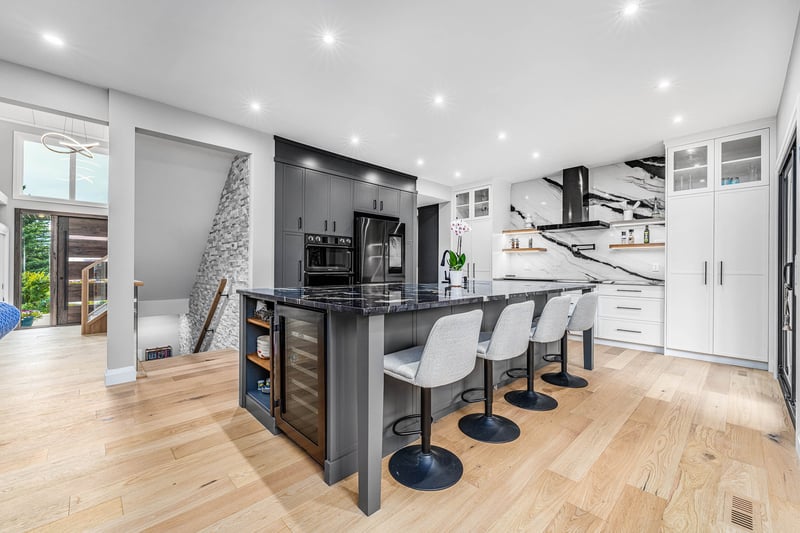 Luxury estate at 204 Pump Hill View SW, Calgary, AB — photo 10
