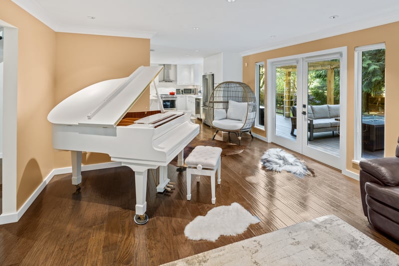 Luxury estate at 1007 Kentwood Place, Victoria, BC — photo 5