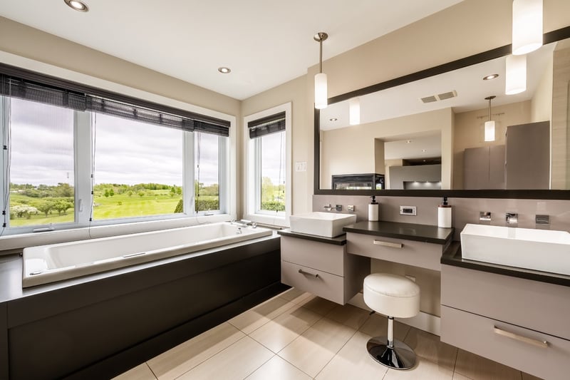 Luxury estate at 199 Rue des Français, Mont-Saint-Hilaire, QC — photo 12