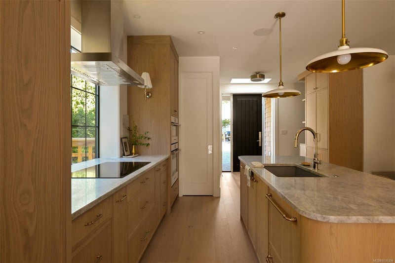 Luxury estate at 587 Oliver Street, Victoria, BC — photo 6