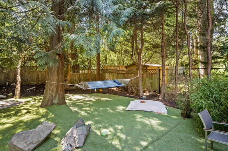 Luxury estate at 1007 Kentwood Place, Victoria, BC — photo 17