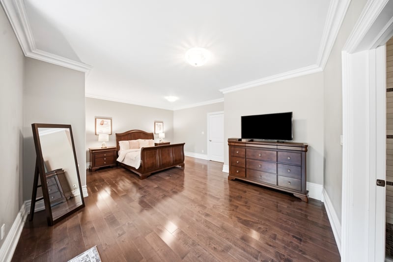 Luxury estate at 1098 Lakeshore Road West, Oakville, ON — photo 18