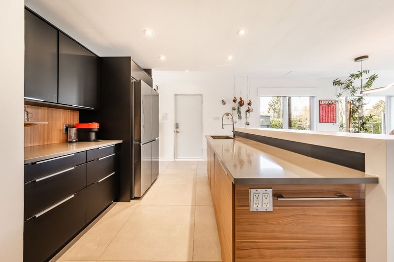 Luxury estate at 84 Rue des Chèvrefeuilles, Saint-Jean-sur-Richelieu, QC — photo 12
