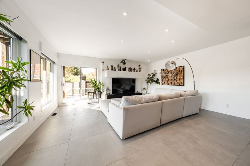 Luxury estate at 84 Rue des Chèvrefeuilles, Saint-Jean-sur-Richelieu, QC — photo 3