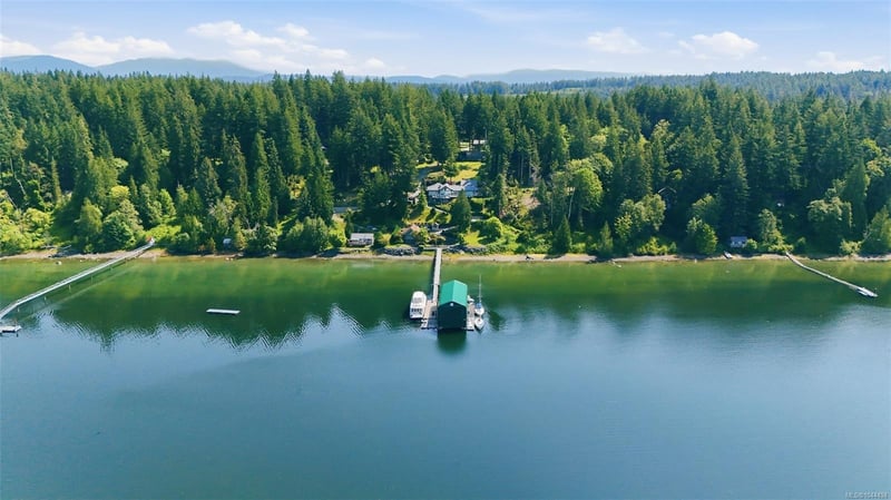 Luxury estate at 1157 West Road, Quadra Island, BC — photo 8
