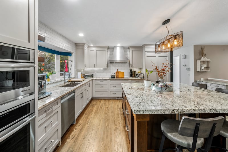 Luxury estate at 5011 Viceroy Drive Northwest, Calgary, AB — photo 6