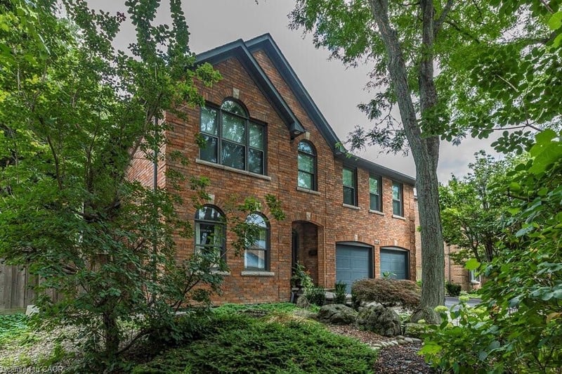 Luxury estate at 223 Briar Hill Crescent, Hamilton, ON — photo 3