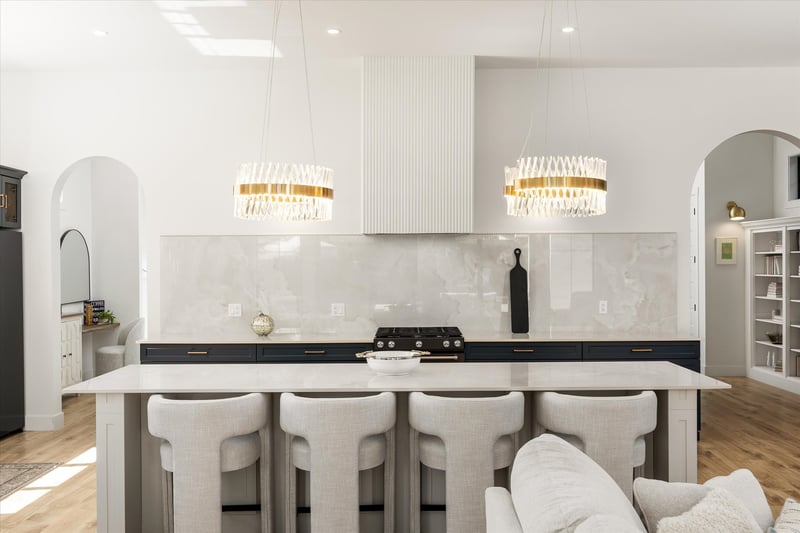 Luxury estate at 2053 Long Street, Kelowna, BC — photo 9