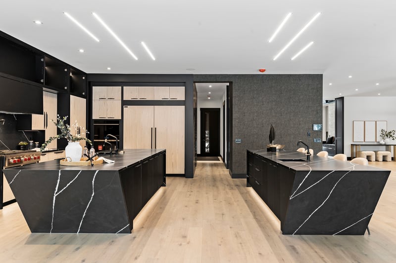 Luxury estate at 1016 Beverley Boulevard Southwest, Calgary, AB — photo 8
