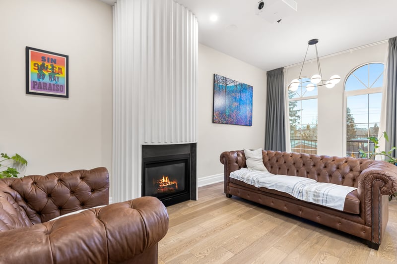 Luxury estate at 1129 Maggie Street Southeast, Calgary, AB — photo 4