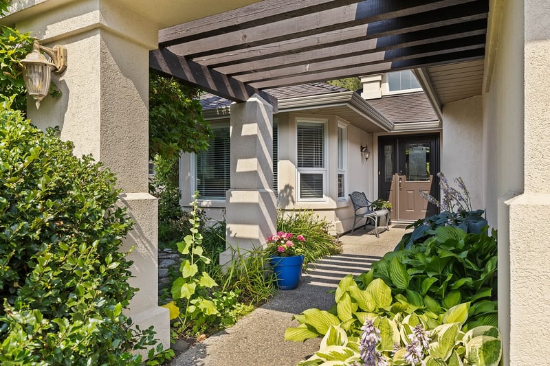 Luxury estate at 3889 Gallaghers Grange, Kelowna, BC — photo 2