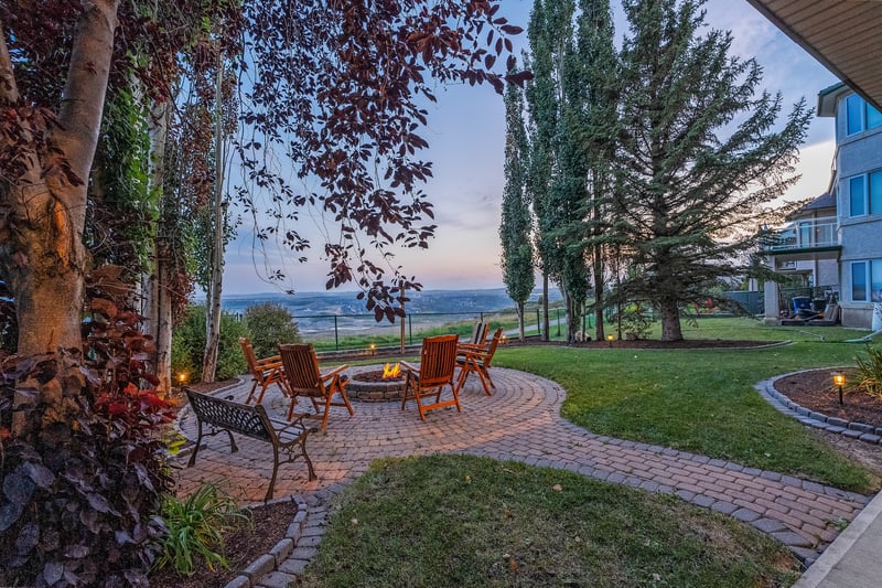 Luxury estate at 158 Gleneagles View, Cochrane, AB — photo 7