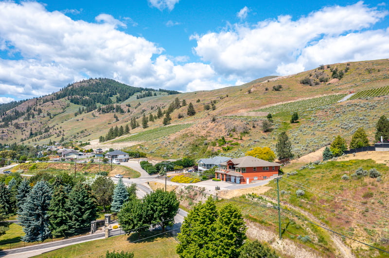Luxury estate at 7551 Tronson Road, Vernon, BC — photo 3
