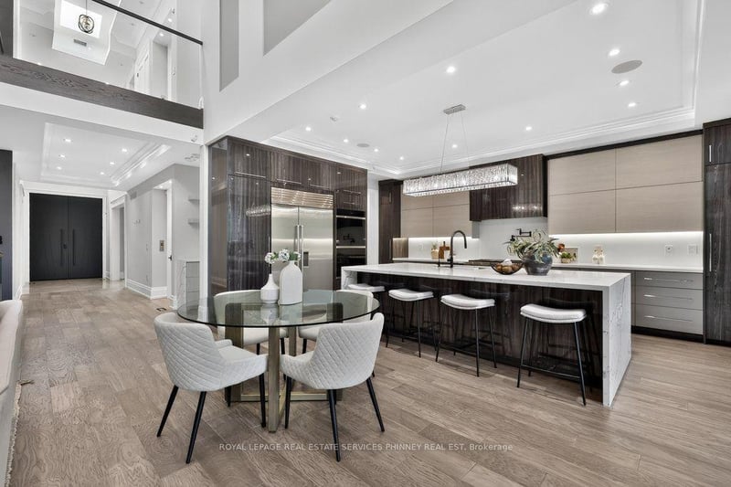 Luxury estate at 533 Carson Lane, Oakville, ON — photo 12